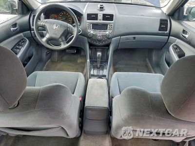 Zdjęcie 15 z 26 samochodu: 2006 HONDA ACCORD SE VIN:1HGCM56306A128162 - miniatura