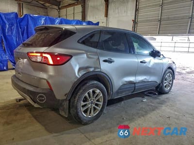 Trzecie zdjęcie samochodu z tyłu: 2022 FORD ESCAPE S VIN:1FMCU9F60NUB37100 - miniatura
