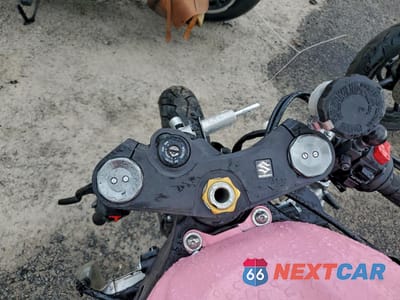 Zdjęcie 7 z 9 samochodu: 2025 SUZUKI GSX-R600 VIN:JS1GN7FA1S7101545 - miniatura