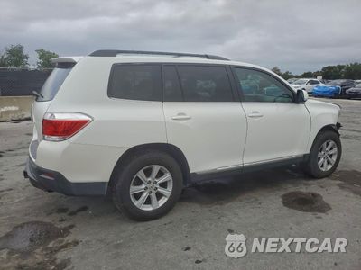 Trzecie zdjęcie samochodu z tyłu: 2013 TOYOTA HIGHLANDER BASE VIN:5TDZK3EH7DS104523 - miniatura