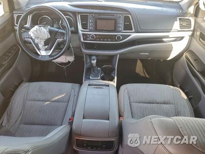 Zdjęcie 8 z 14 samochodu: 2015 TOYOTA HIGHLANDER LE VIN:5TDZKRFH8FS090815 - miniatura