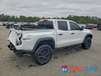 Trzecie zdjęcie samochodu z tyłu: 2024 CHEVROLET COLORADO TRAIL BOSS VIN:1GCPTEEK5R1283418 - miniatura