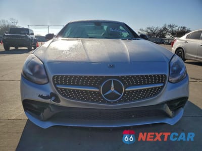 Piąte zdjęcie samochodu w środku: 2019 MERCEDES-BENZ SLC 300 VIN:WDDPK3JA8KF160196 - miniatura