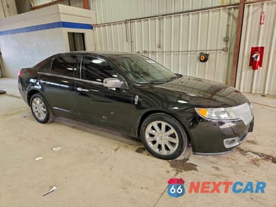 Czwarte zdjęcie samochodu z boku: 2010 LINCOLN MKZ VIN:3LNHL2GC5AR654642 - miniatura