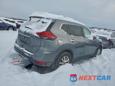 Trzecie zdjęcie samochodu z tyłu: 2017 NISS ROGUE SV VIN:5N1AT2MT0HC885799 - miniatura
