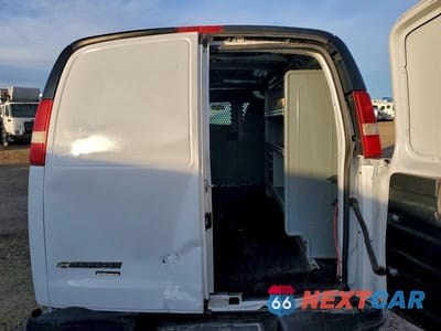 Zdjęcie 10 z 13 samochodu: 2015 CHEVROLET EXPRESS G2500 UTILITY / SERVICE VAN VIN:1GCWGFCF7F1171033 - miniatura
