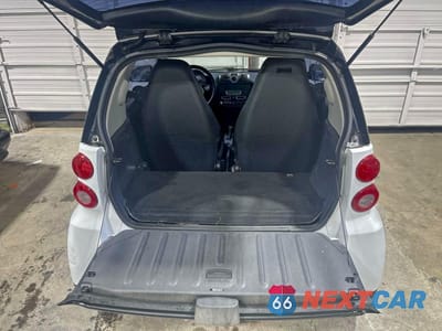 Zdjęcie 6 z 10 samochodu: 2012 SMART FORTWO PURE VIN:WMEEJ3BA5CK540092 - miniatura