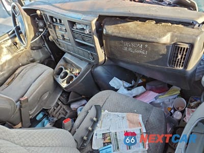 Zdjęcie 8 z 13 samochodu: 2008 CHEVROLET EXPRESS 2500 UTILITY / SERVICE VAN VIN:1GCGG25C181227079 - miniatura