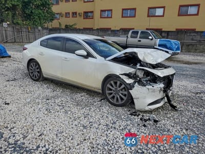 Czwarte zdjęcie samochodu z boku: 2023 MAZDA 3 SELECT VIN:3MZBPABM1PM355712 - miniatura