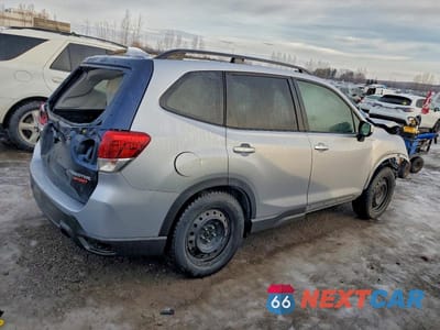 Trzecie zdjęcie samochodu z tyłu: 2020 SUBARU FORESTER PREMIUM VIN:JF2SKEDCXLH417427 - miniatura