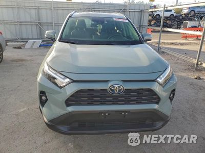 Piąte zdjęcie samochodu w środku: 2023 TOYOTA RAV4 XLE P VIN:JTMB6RFV2PD115216 - miniatura