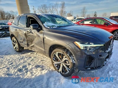 Czwarte zdjęcie samochodu z boku: 2022 VOLVO XC60 T8 RECHARGE R-DESIGN VIN:YV4BR0DM2N1953805 - miniatura