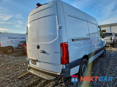 Trzecie zdjęcie samochodu z tyłu: 2023 MERCEDES-BENZ SPRINTER 1500 VIN:W1Y70BGY1PT127933 - miniatura