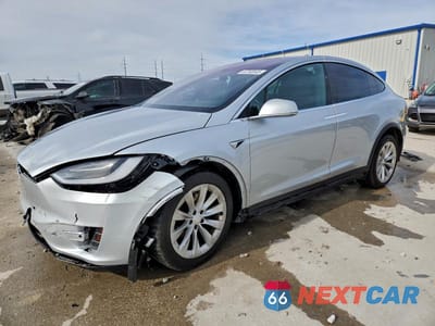 2018 TESLA MODEL X 5YJXCDE21JF101252 - główne zdjęcie licytacji z USA - miniatura
