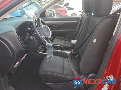 Zdjęcie 7 z 14 samochodu: 2017 MITSUBISHI OUTLANDER SE VIN:JA4AD3A34HZ060951 - miniatura