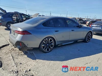 Trzecie zdjęcie samochodu z tyłu: 2025 BMW I5 EDRIVE 40 VIN:WBY33FK00SCT52029 - miniatura