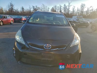 Piąte zdjęcie samochodu w środku: 2012 TOYOTA PRIUS V VIN:JTDZN3EU8C3152732 - miniatura