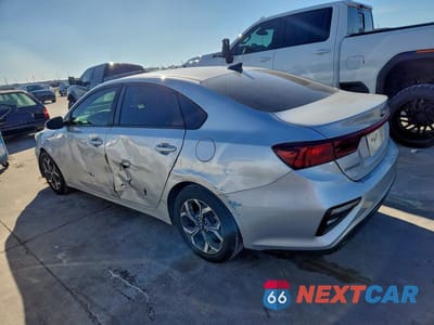 Drugie zdjęcie samochodu z przodu: 2020 KIA FORTE LXS VIN:3KPF24AD0LE201910 - miniatura