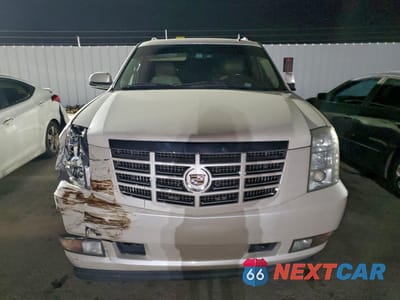 Piąte zdjęcie samochodu w środku: 2011 CADILLAC ESCALADE ESV PREMIUM VIN:1GYS4JEF5BR287084 - miniatura