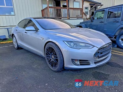 2013 TESLA MODEL S 5YJSA1CN1DFP26170 - główne zdjęcie licytacji z USA - miniatura