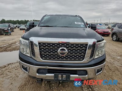 Piąte zdjęcie samochodu w środku: 2017 NISSAN TITAN VIN:1N6AA1F25HN508928 - miniatura