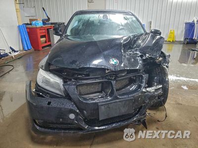 Piąte zdjęcie samochodu w środku: 2011 BMW 328 XI VIN:WBAPK7C50BA974693 - miniatura