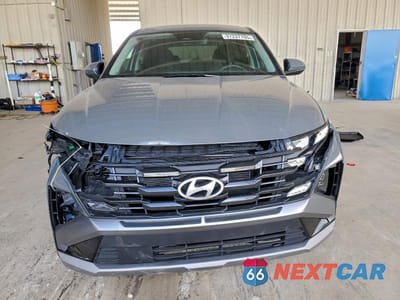 Piąte zdjęcie samochodu w środku: 2025 HYUNDAI TUCSON SE VIN:5NMJA3DE1SH541120 - miniatura