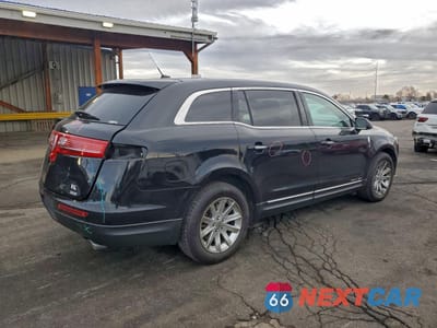 Trzecie zdjęcie samochodu z tyłu: 2017 LINCOLN TOWNHOUSE MKT VIN:2LMHJ5NK7HBL01642 - miniatura