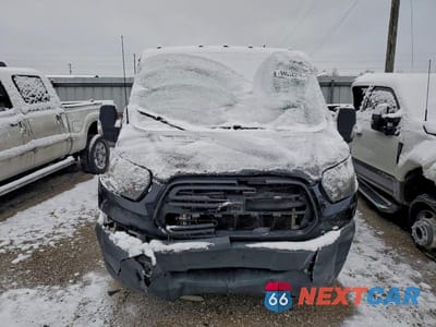Piąte zdjęcie samochodu w środku: 2018 FORD TRANSIT CAB & CHASSI VIN:1FDBF6ZM0JKA24350 - miniatura