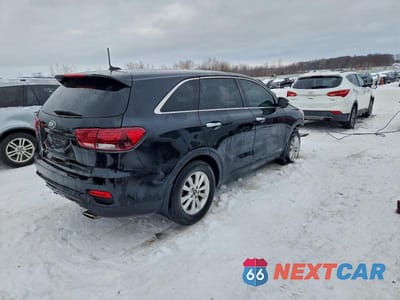 Trzecie zdjęcie samochodu z tyłu: 2020 KIA SORENTO L VIN:5XYPGDA34LG639782 - miniatura