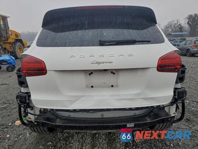Zdjęcie 6 z 13 samochodu: 2016 PORSCHE CAYENNE VIN:WP1AA2A25GLA04789 - miniatura