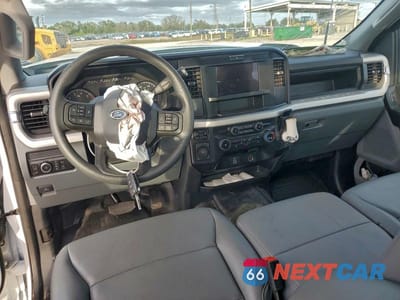 Zdjęcie 8 z 12 samochodu: 2025 FORD F350 SUPER DUTY VIN:1FT8X3BA6SED23366 - miniatura