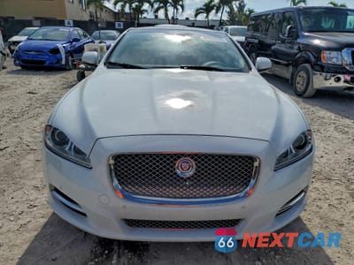 Piąte zdjęcie samochodu w środku: 2014 JAGUAR XJ VIN:SAJWA1CZ3E8V66221 - miniatura