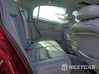 Zdjęcie 10 z 14 samochodu: 1999 LINCOLN TOWN CAR SIGNATURE VIN:1LNHM82W4XY701557 - miniatura