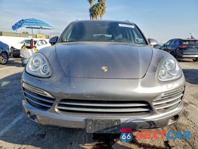 Piąte zdjęcie samochodu w środku: 2012 PORSCHE CAYENNE VIN:WP1AA2A22CLA01343 - miniatura