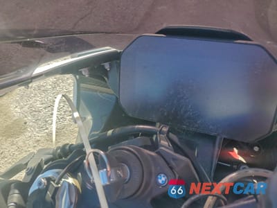 Zdjęcie 9 z 13 samochodu: 2021 BMW S 1000 RR VIN:WB10E2309M6D45040 - miniatura