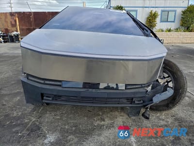 Piąte zdjęcie samochodu w środku: 2024 TESLA CYBERTRUCK VIN:7G2CEHED8RA056642 - miniatura