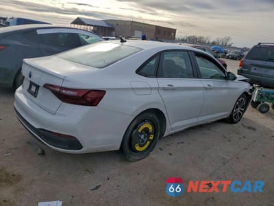 Trzecie zdjęcie samochodu z tyłu: 2024 VOLKSWAGEN JETTA VIN:3VWBM7BU1RM051536 - miniatura