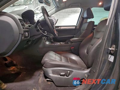 Zdjęcie 7 z 13 samochodu: 2011 VOLKSWAGEN TOUAREG V6 VIN:WVGFF9BP4BD006642 - miniatura
