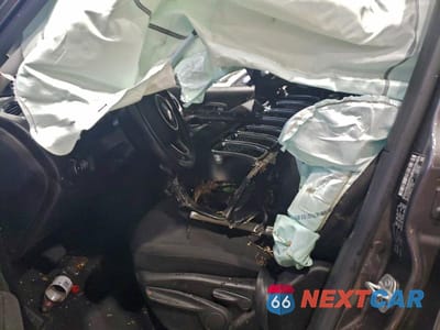 Zdjęcie 7 z 11 samochodu: 2021 JEEP RENEGADE LATITUDE VIN:ZACNJCBB0MPM21474 - miniatura