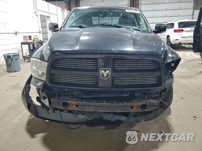 Piąte zdjęcie samochodu w środku: 2010 DODGE RAM 1500 VIN:1D7RV1GT1AS241298 - miniatura