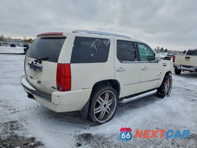 Trzecie zdjęcie samochodu z tyłu: 2007 CADILLAC ESCALADE LUXURY VIN:1GYFK63847R329499 - miniatura