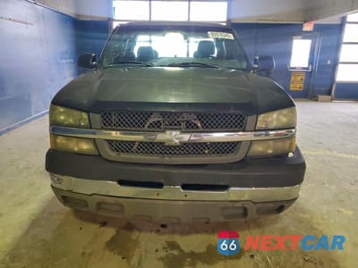 Piąte zdjęcie samochodu w środku: 2003 CHEVROLET SILVERADO C2500 HEAVY DUTY VIN:1GCHC29U13E357271 - miniatura