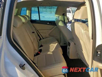 Zdjęcie 11 z 14 samochodu: 2011 VOLKSWAGEN TIGUAN S VIN:WVGBV7AX9BW511491 - miniatura