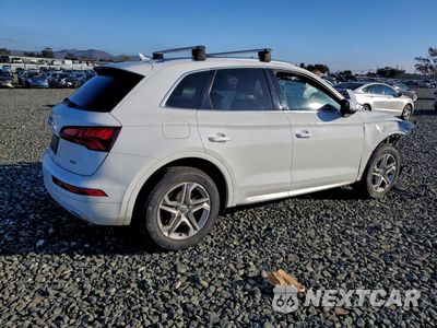 Trzecie zdjęcie samochodu z tyłu: 2019 AUDI Q5 PREMIUM VIN:WA1ANAFY6K2111226 - miniatura