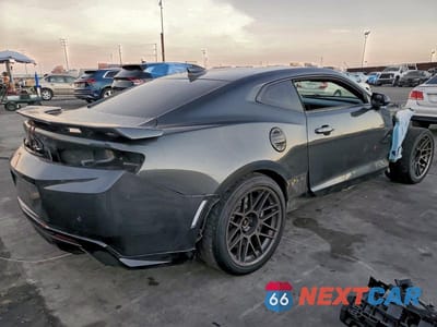 Trzecie zdjęcie samochodu z tyłu: 2018 CHEVROLET CAMARO ZL1 VIN:1G1FJ1R69J0146430 - miniatura