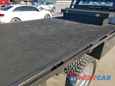 Zdjęcie 6 z 10 samochodu: 2001 CHEVROLET SILVERADO C3500 VIN:1GBJC34151F135588 - miniatura