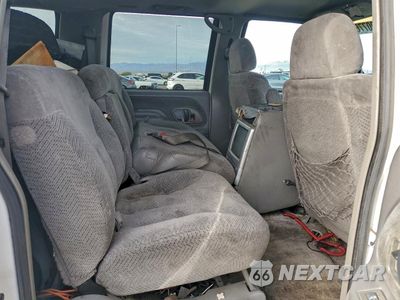 Zdjęcie 11 z 15 samochodu: 1999 CHEVROLET SUBURBAN C2500 VIN:3GNGC26JXXG196818 - miniatura