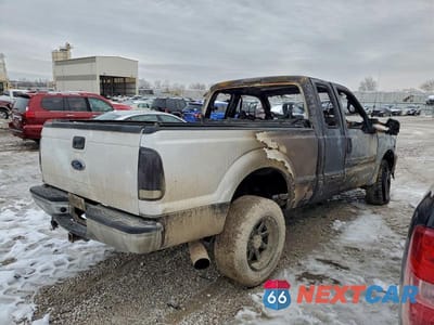 Trzecie zdjęcie samochodu z tyłu: 2001 FORD F250 SUPER DUTY VIN:1FTNX21F91ED45239 - miniatura