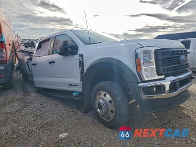 Czwarte zdjęcie samochodu z boku: 2023 FORD F450 SUPER DUTY VIN:1FT8W4DT2PED07681 - miniatura